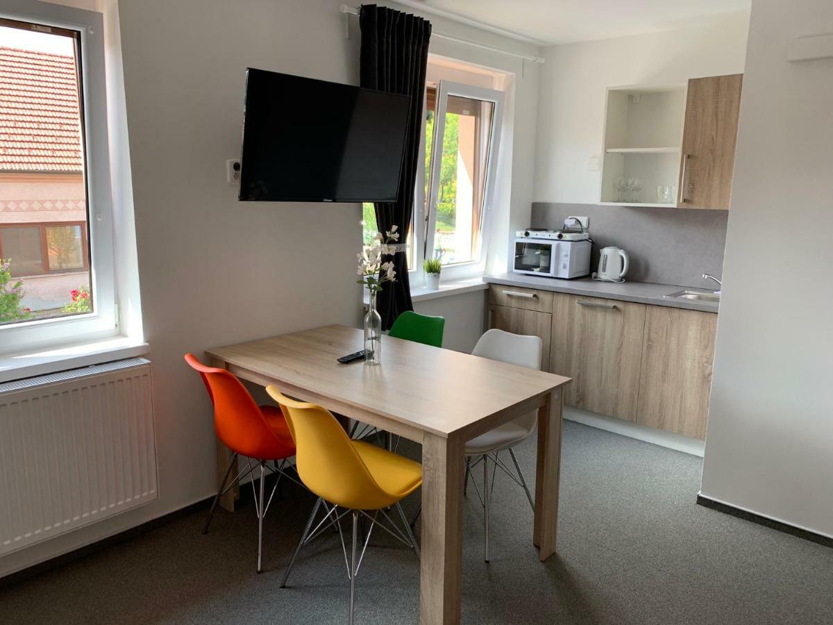 Mikulov Inn - Apartments Slunce Zewnętrze zdjęcie
